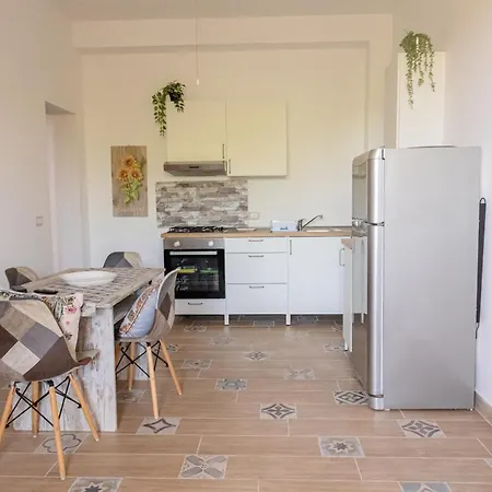 Carmela 2 * Syracuse